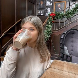 Meet your Posher, Karina